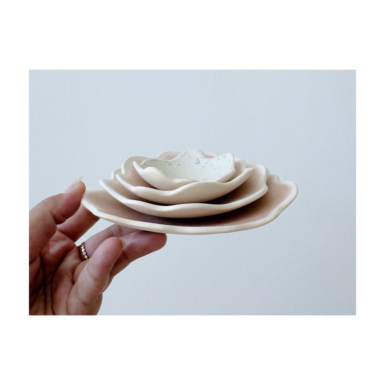 NESTING PETALS • sculptural serve ware