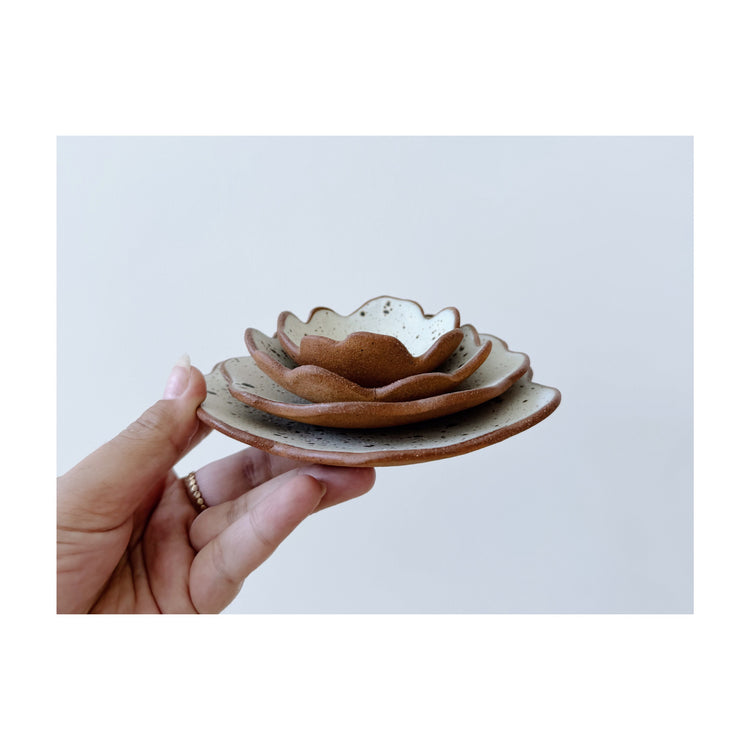 NESTING PETALS • sculptural serve ware