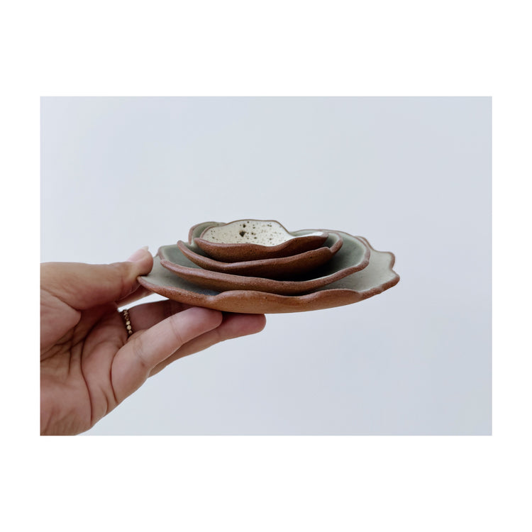 NESTING PETALS • sculptural serve ware