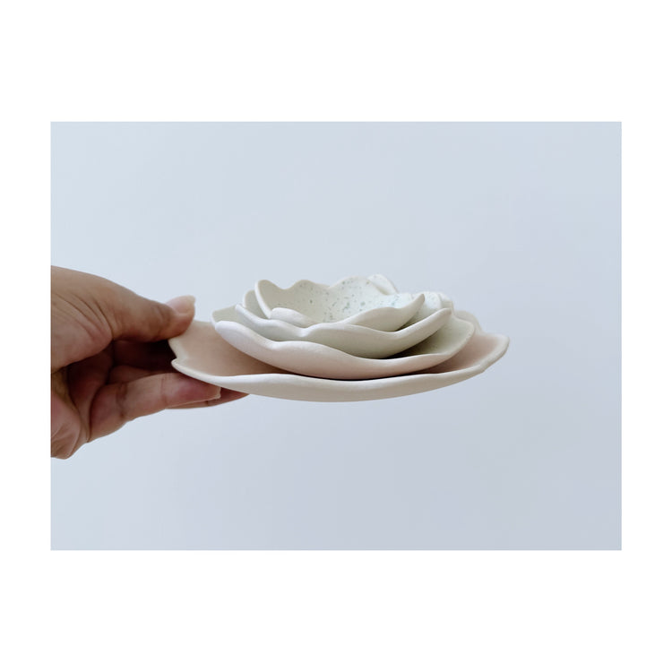 NESTING PETALS • sculptural serve ware